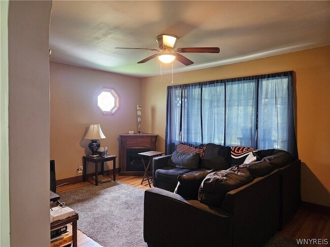 Photo - 127 Langner Rd Unit Lower