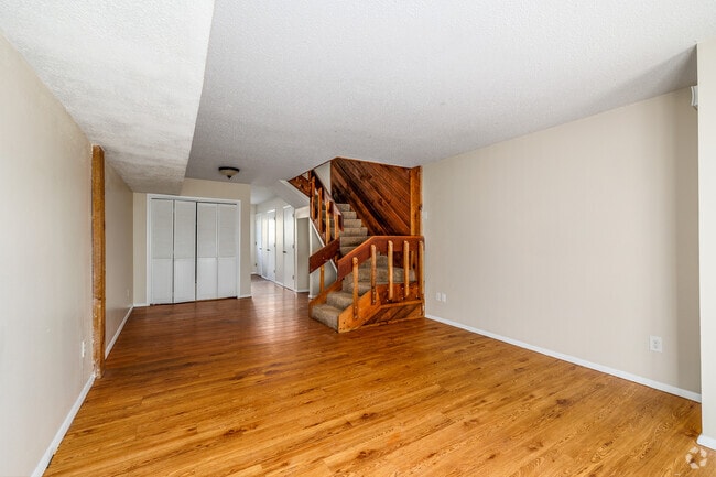 2BR, 1.5BA - 900SF - Living Room - Gazebo Apartments