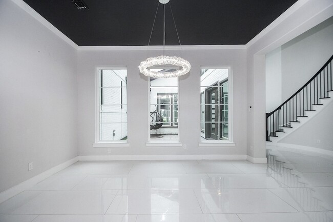 Photo - 10014 Oakwood Trl