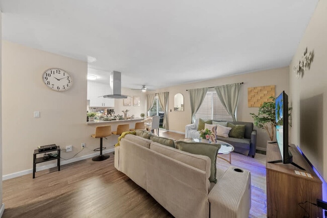 Photo - 9504 Carroll Canyon Rd Unit SI ID1465015P