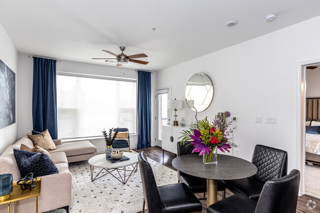 2BR, 2BA - 1140SF - The Villas at Waterside