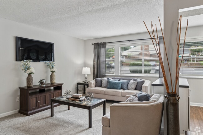 Royal Park - Students save up to 10%! - Royal Park - Students save up to 10%!