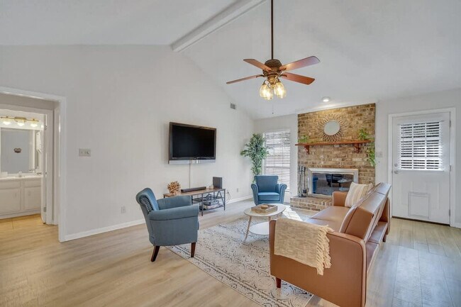 Photo - 313 Manden Rd Unit ID1244797P