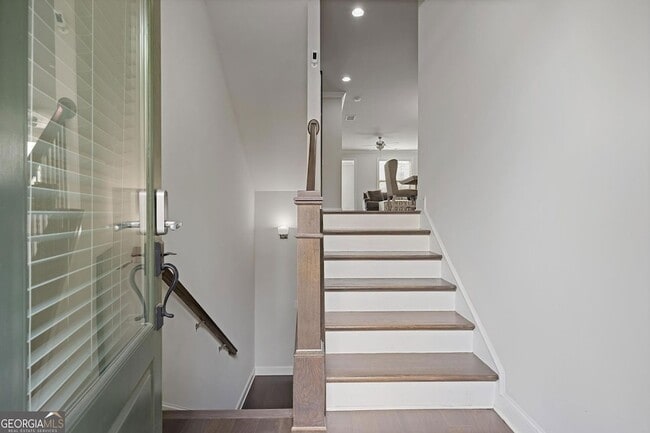 Photo - 1097 Township Square