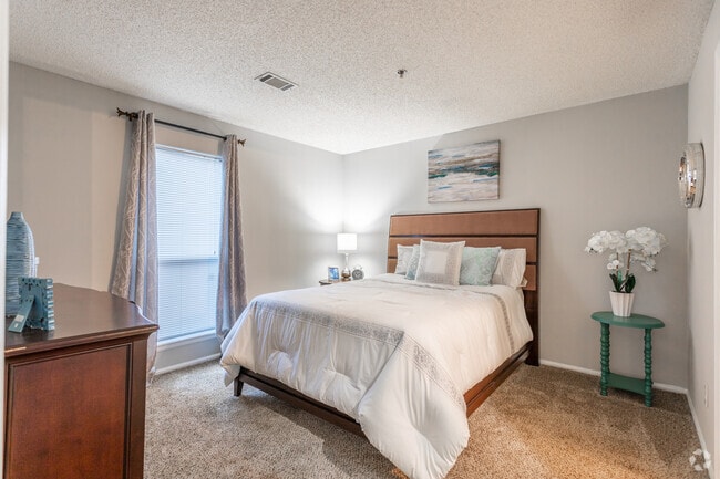 Interior Photo - East Ponce Village