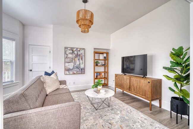 Photo - 315-317-317 NE Beech St Unit ID1309843P