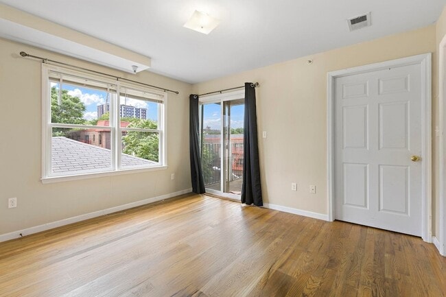 Photo - 304 49th St Unit 3