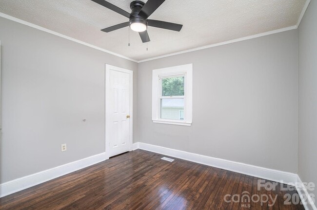 Photo - 913 Edgemont Ave
