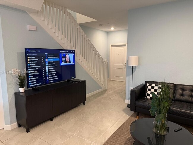 Photo - 887 NE 211th St