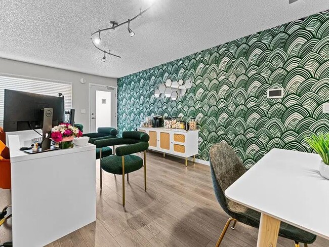 Building Photo - Peaks at the Park