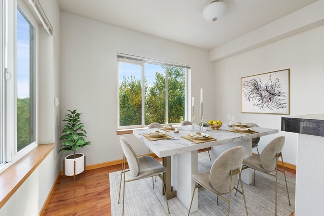 Photo - Shangri-La Apartments