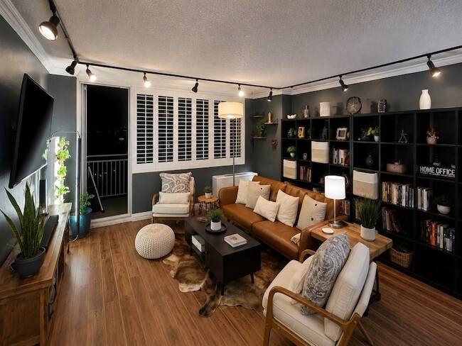 Photo - 3883 Turtle Creek Blvd Unit 1712