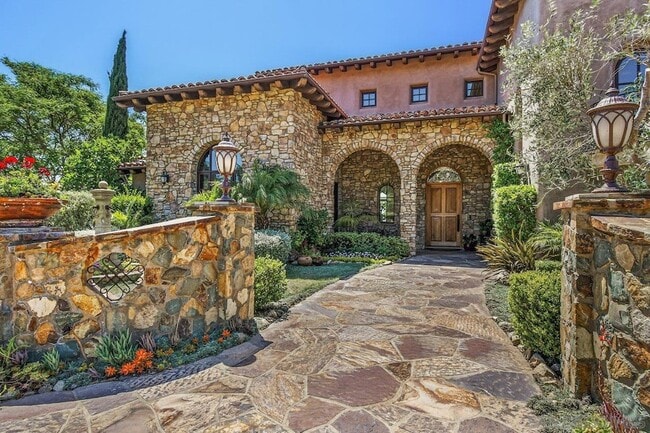 Building Photo - 19557 Fortuna Del Este