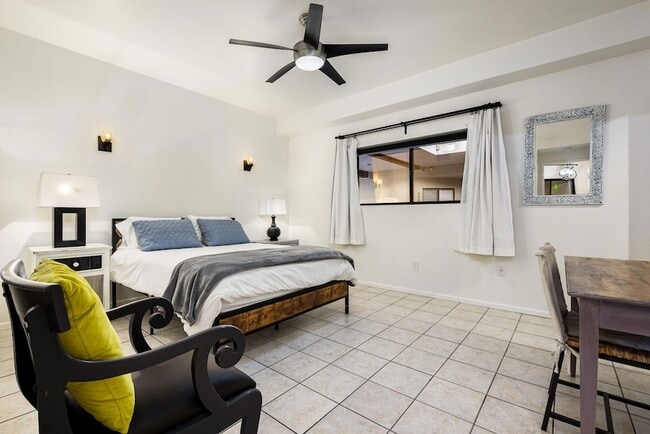 Building Photo - 255 S Avenida Caballeros Unit 302