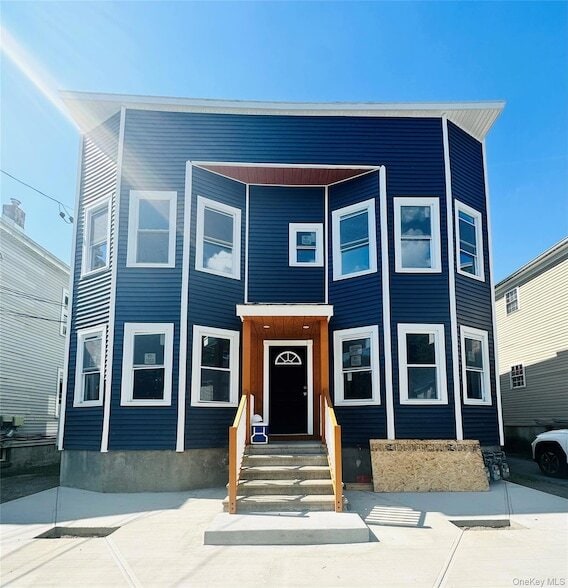 Building Photo - 8 Morgan Ave Unit 1