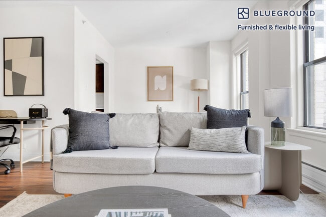 Photo - 200 E Chestnut St Unit SI FL8-ID622