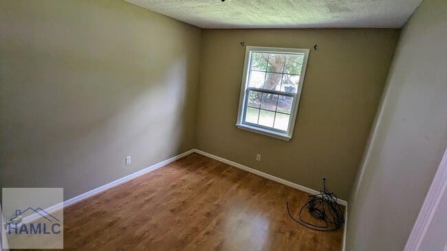 Photo - 927 Greenbriar Trial