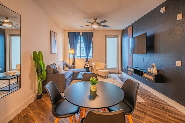 Photo - 15501 N Dial Blvd Unit ID1273594P