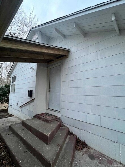 Building Photo - 5 Birch Ct