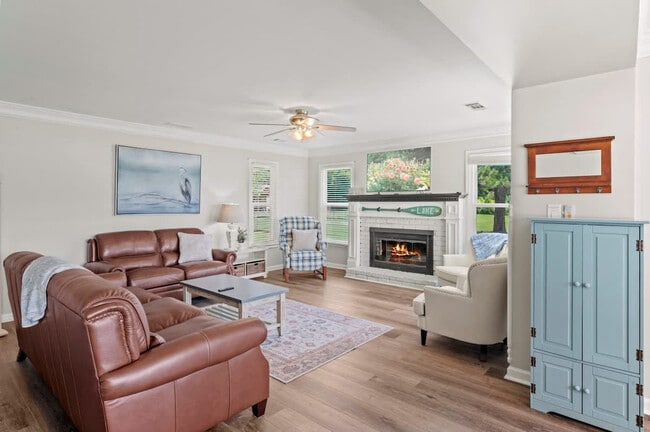 Building Photo - 138 Lake Dr Unit SI ID1594585P