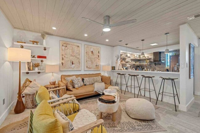 Photo - 317 Bream Ave Unit SI ID1502015P