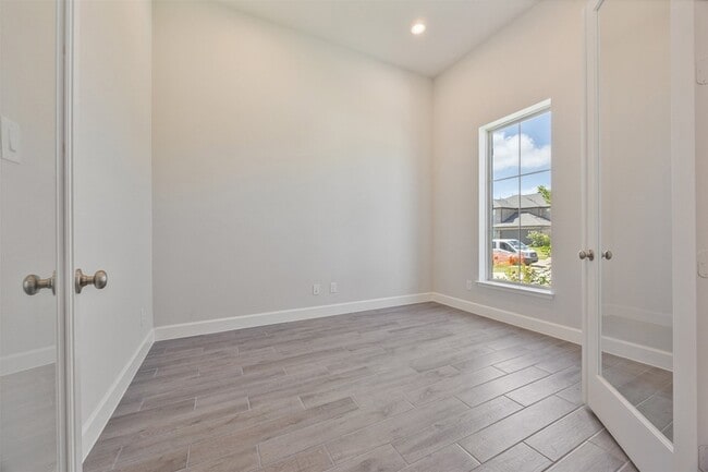 Photo - 26310 Meadow Bliss Wy