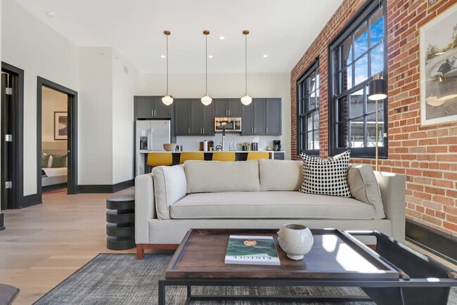 Building Photo - 1148 S Peters St Unit ID1268720P