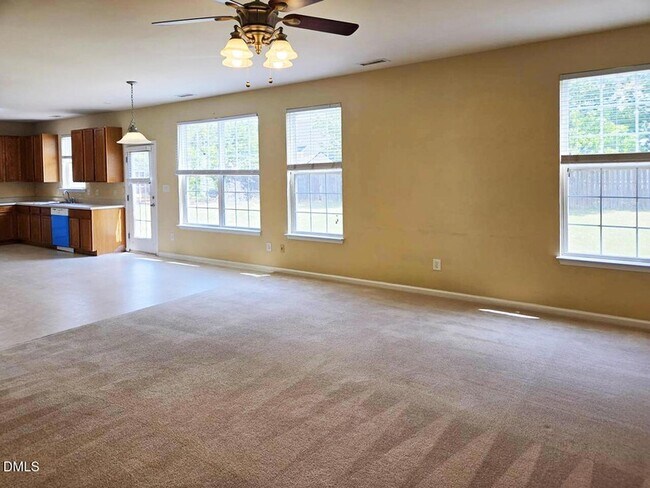 Photo - 105 Chandler Springs Dr