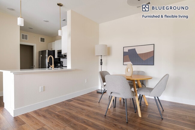 Photo - 1501 W Howard Ln Unit FL5-ID365