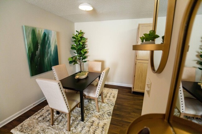 Photo - Abbotts Creek Apartments