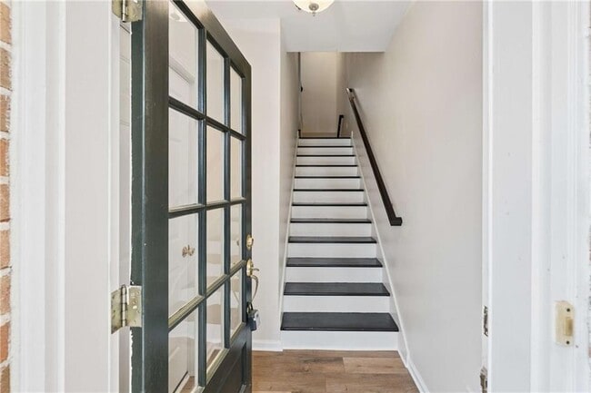 Photo - 610 Vinings Estates Dr SE