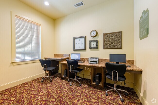 Business Center - Pine Crest Apartments