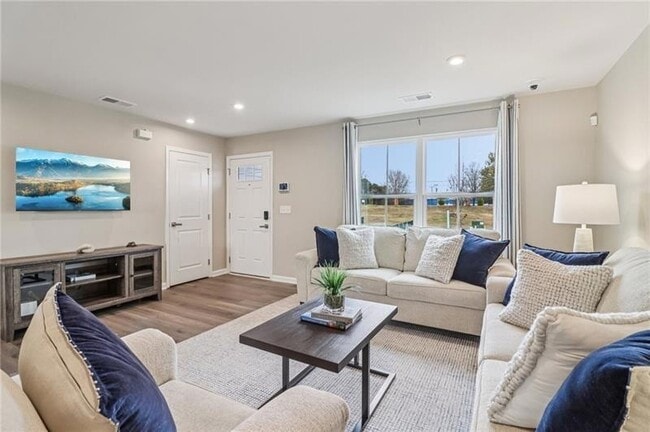 Photo - 6644 Red Oak Wy