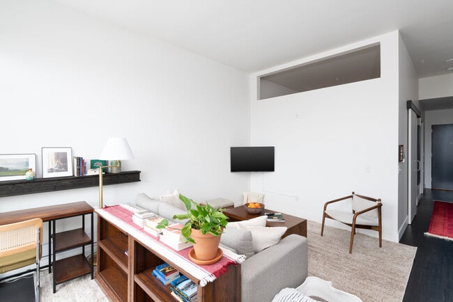 Photo - 550 W Juneau Ave Unit ID1379004P