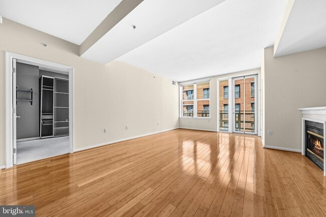 Photo - 715 6th St NW Unit 904
