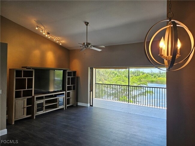 Photo - 7125 Lakeridge Ct Unit 224