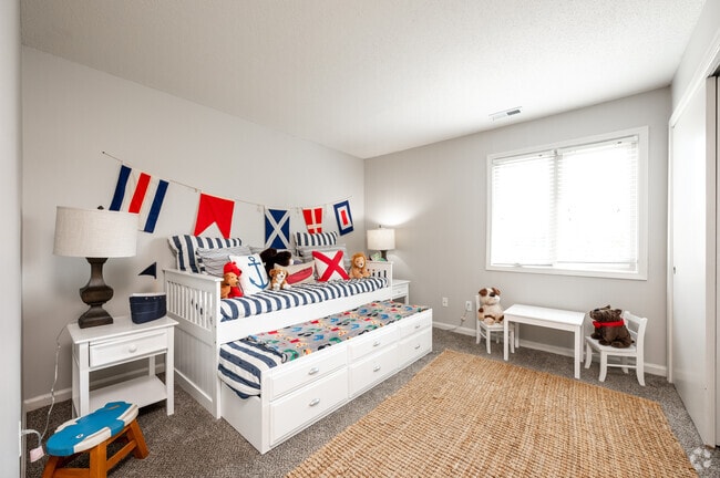 Interior Photo - Northlake Village