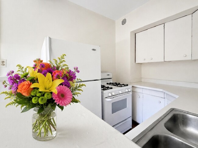 Photo - 1205 W Sherwin Ave Unit 500