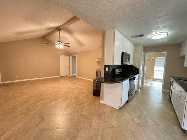 Photo - 28922 Savannah Dr