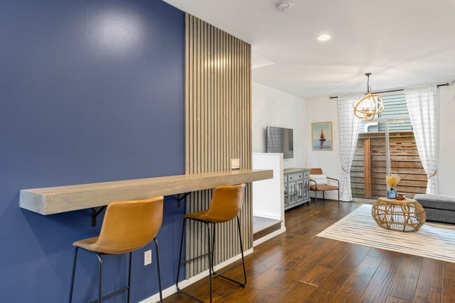 Photo - 913 10th Ave E Unit ID1231228P