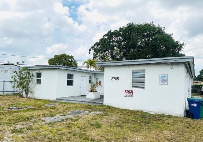 Building Photo - 2765 NW 55th St Unit 2