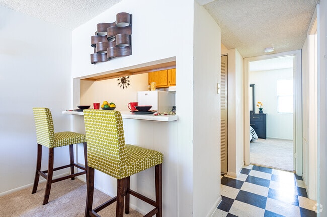 1BR, 1BA - Kings Point Apartments