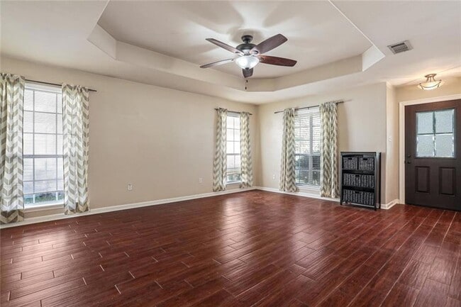 Photo - 4291 Poplar Dr