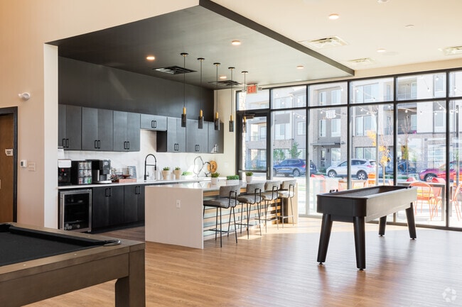 Clubhouse - Ascend at Horizon Uptown