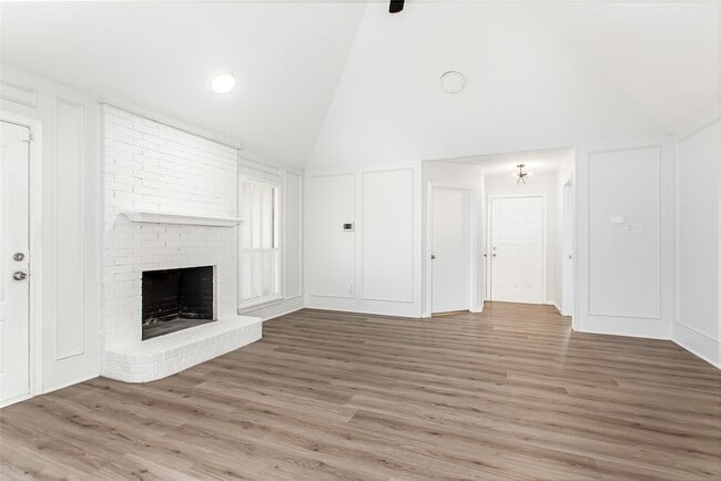 Photo - 1016 Willowbrook Trail