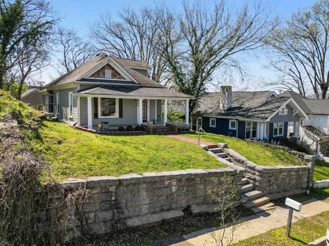 Photo - 1906 Vine St