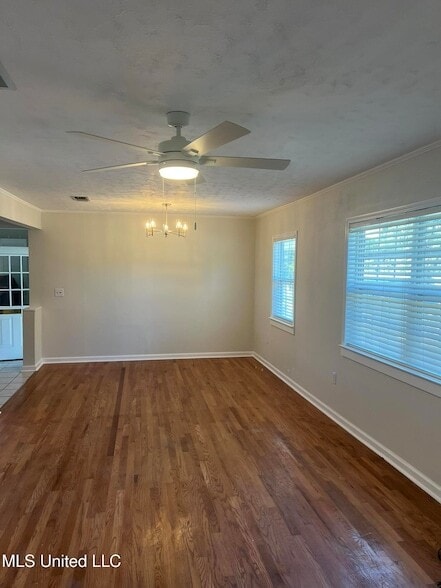 Photo - 285 Venetian Gardens