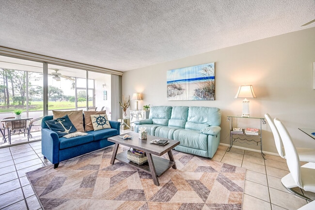Building Photo - 7452 W Country Club Dr N Unit SI FL1-ID1546435P