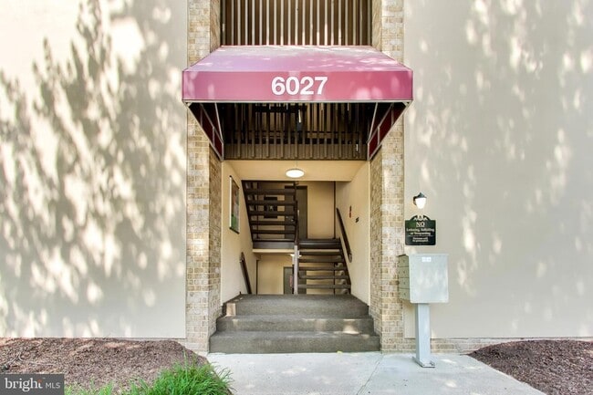 Building Photo - 6027 Majors Ln
