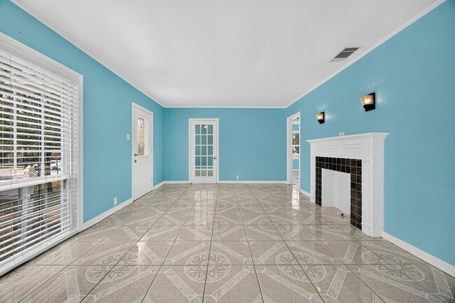 Photo - 907 Buckalew St
